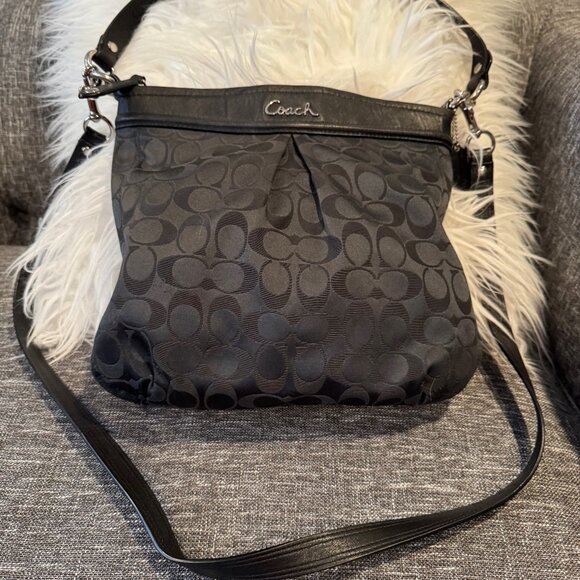 COACH Ashley F20111 Signature C Shoulder Bag Crossbody Black Hang Tag - Picture 1 of 8